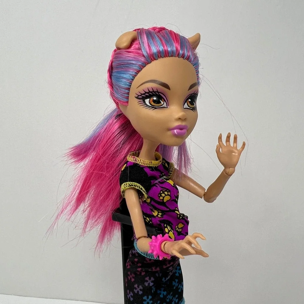 Mattel Monster High Howleen Wolf Creepateria Doll 10.5 Inch Pink Werewolf G1